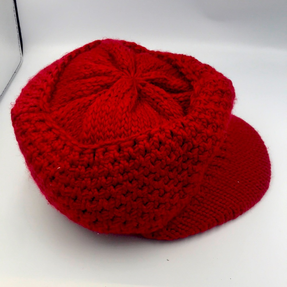 Super Thick Knit Ladies Maroon/Red Cap with Visor - Picture 1 of 6